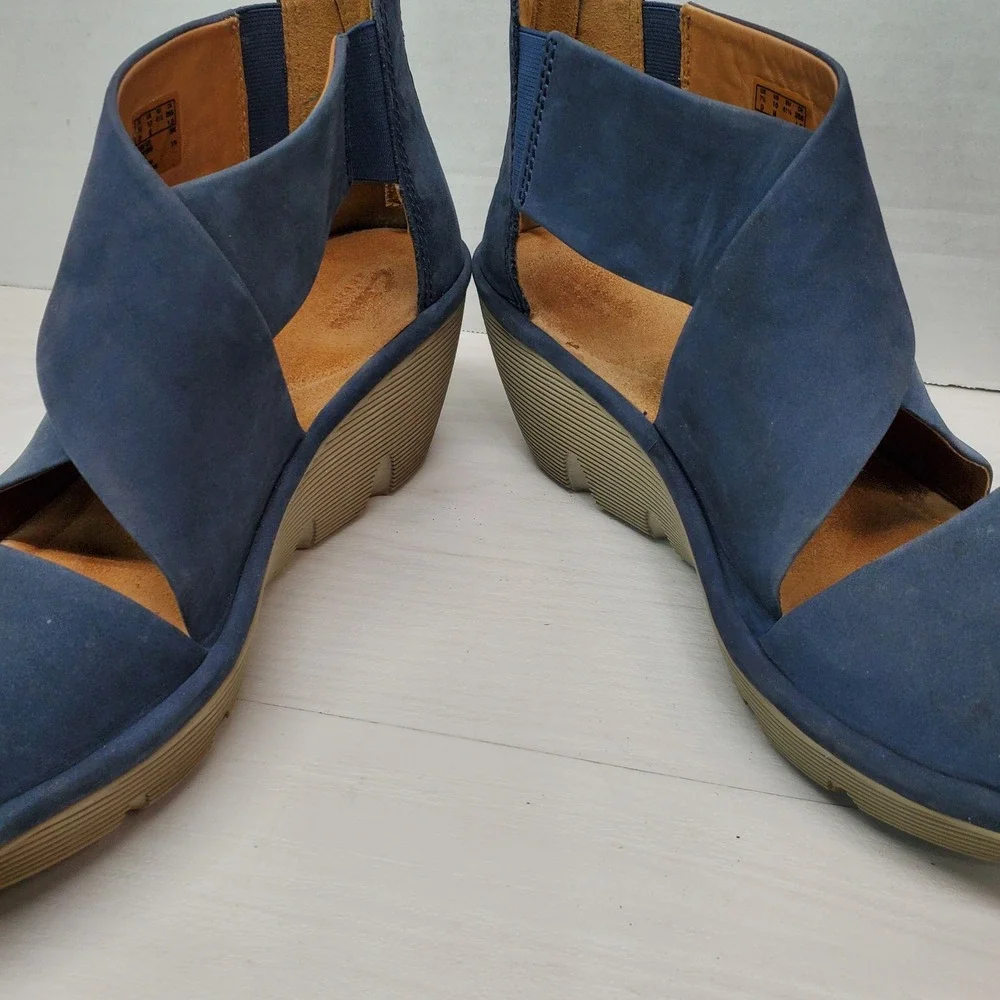 Clarks Artisan Navy Blue Suede Wedge Heel Zipper Sandals Women US 10 EU 41.5
